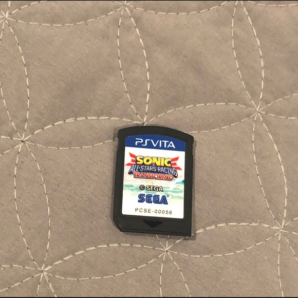 PS Vita with WiFi Bundle - Picture 3 of 7